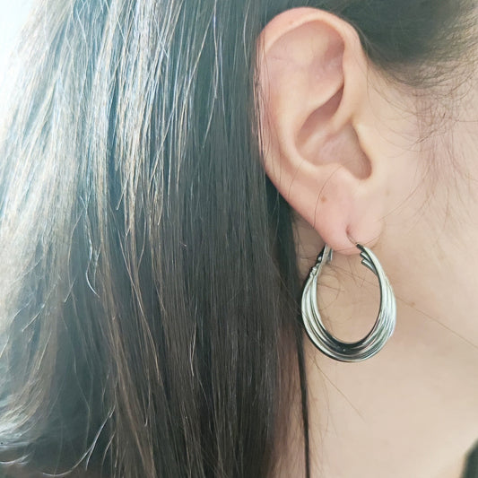 Orecchini cerchio intreccio silver