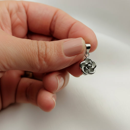 Ciondolo rosa acciao