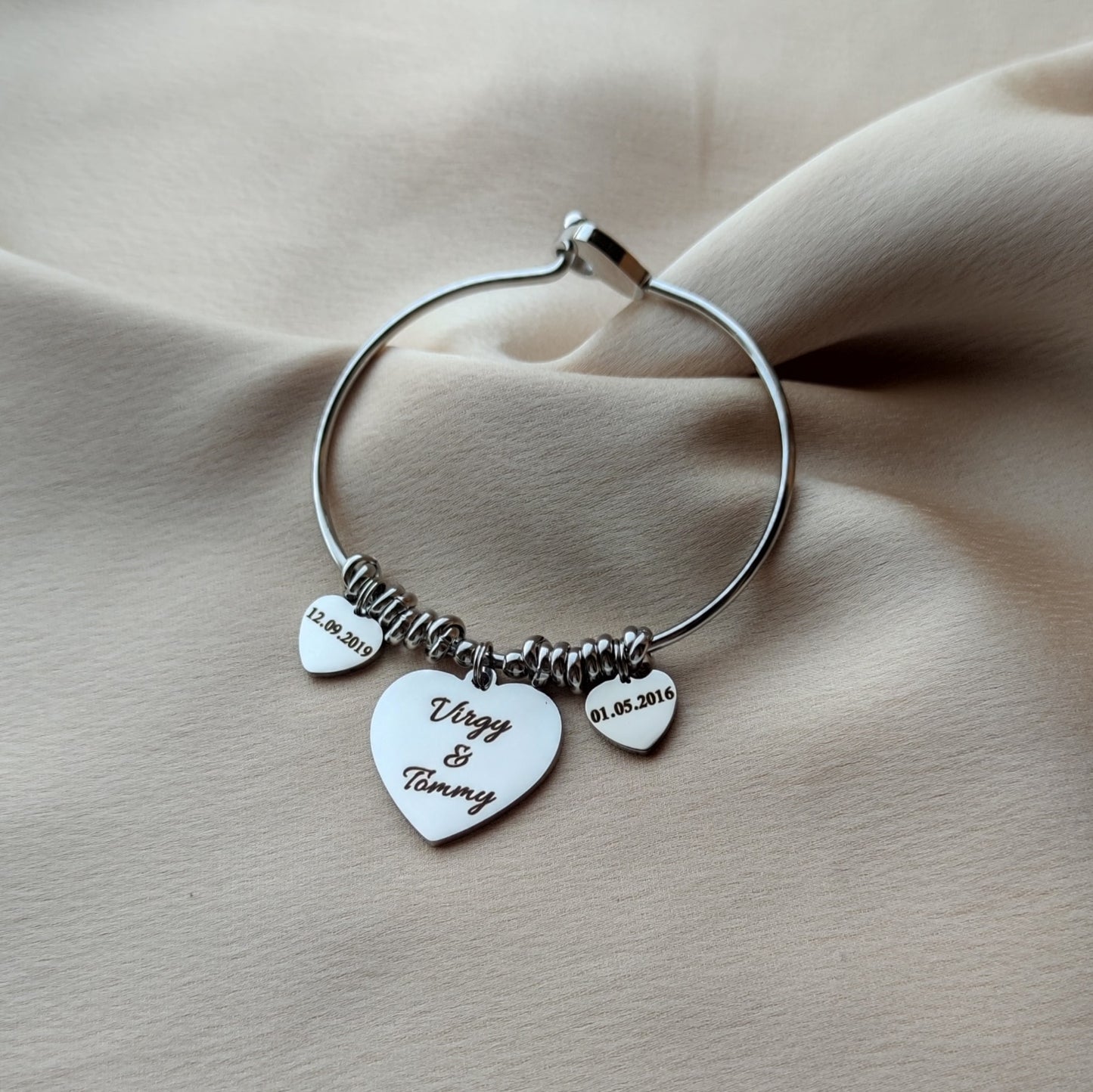 Bracciale rigido tre cuori PERSONALIZZABILE
