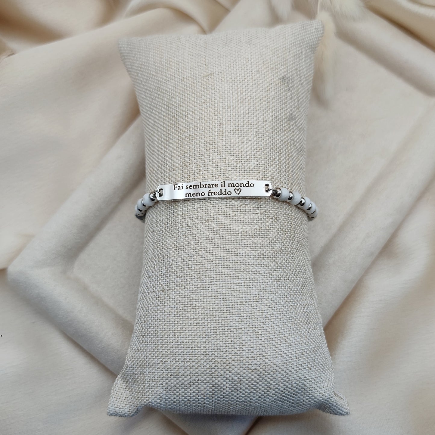 Bracciale targhetta pietre bianco/grigio PERSONALIZZABILE