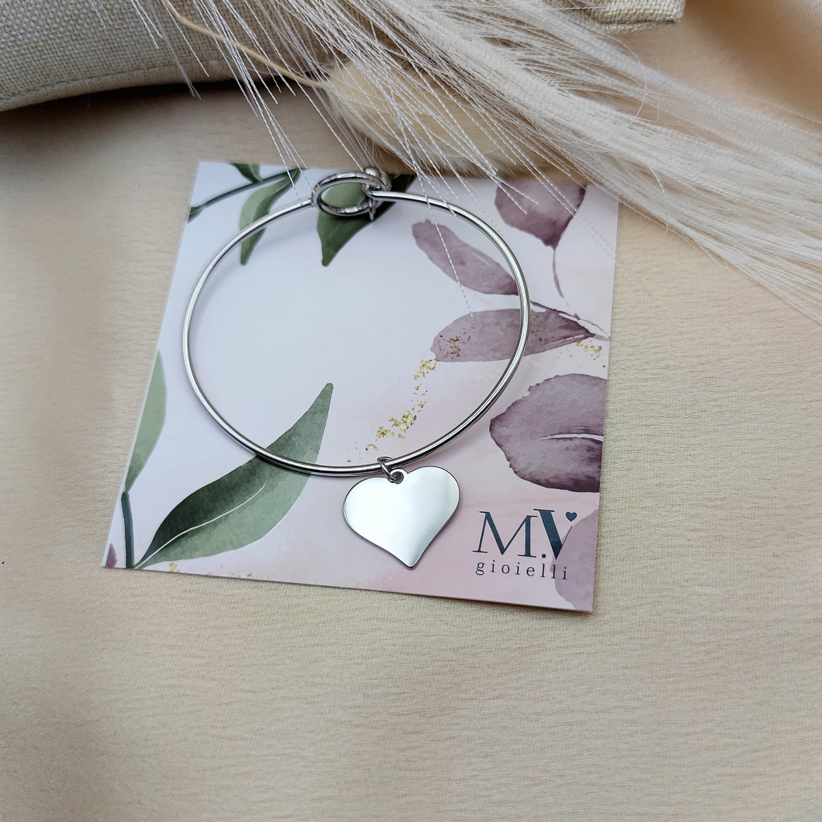 Bracciale rigido cuore placchetta silver