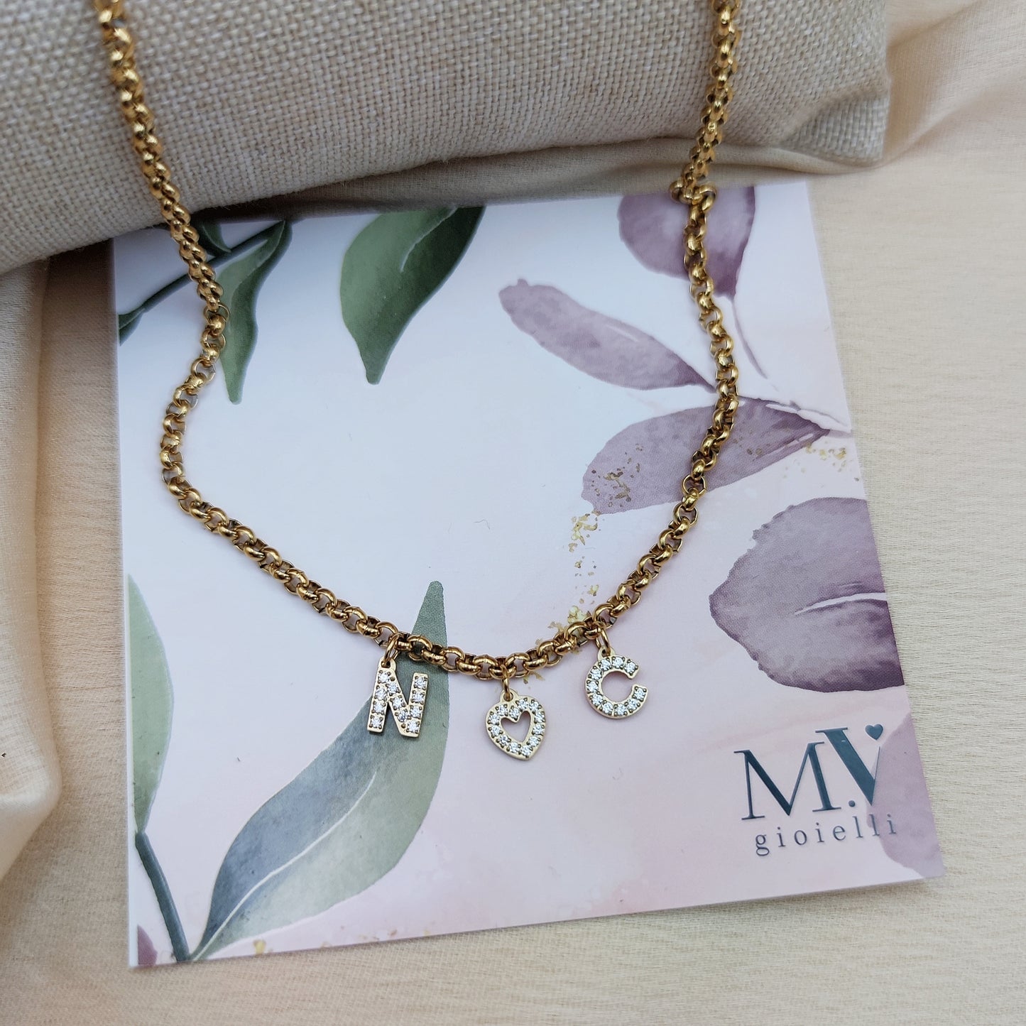 Collana letterine zirconate con cuore centrale gold PERSONALIZZABILE