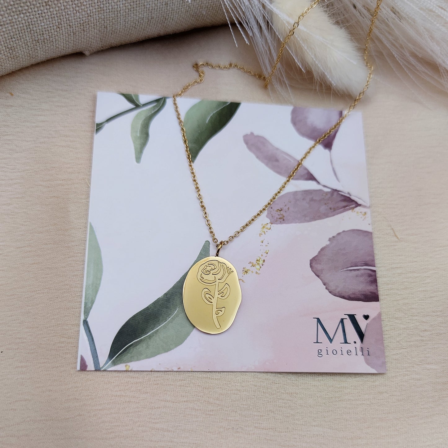 Collana rosa placchetta