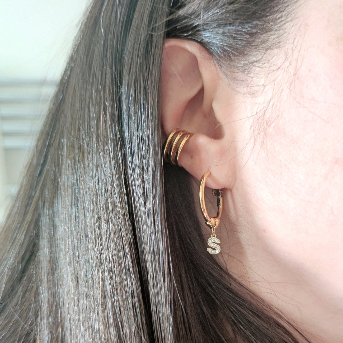 Orecchini cerchietto con letterina zirconata PERSONALIZZABILI