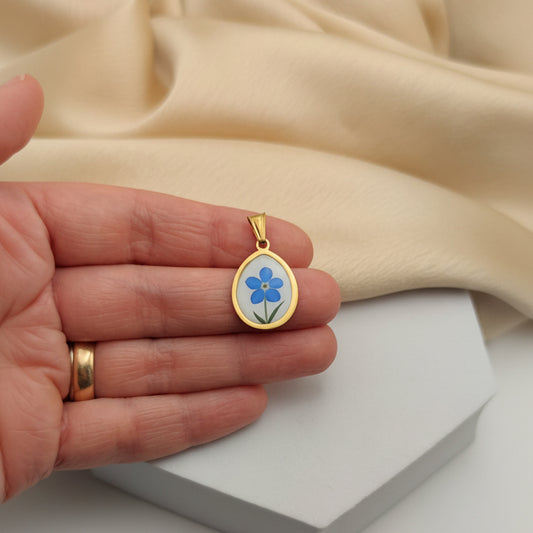 Ciondolo fiore azzurro incisione retro PERSONALIZZABILE