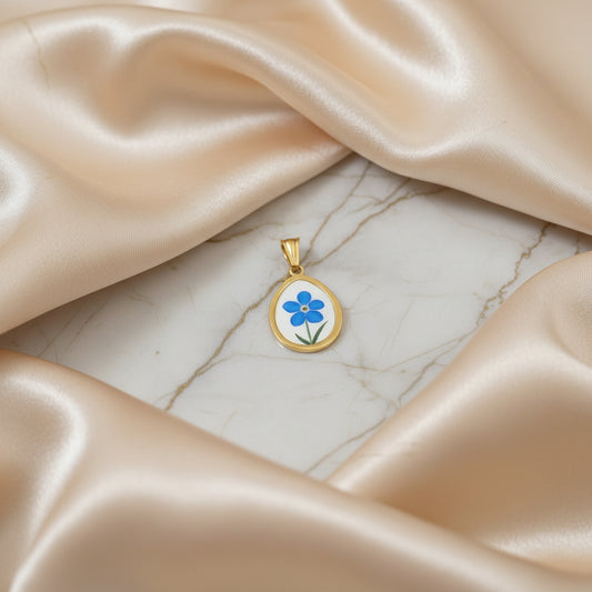 Ciondolo fiore azzurro incisione retro PERSONALIZZABILE