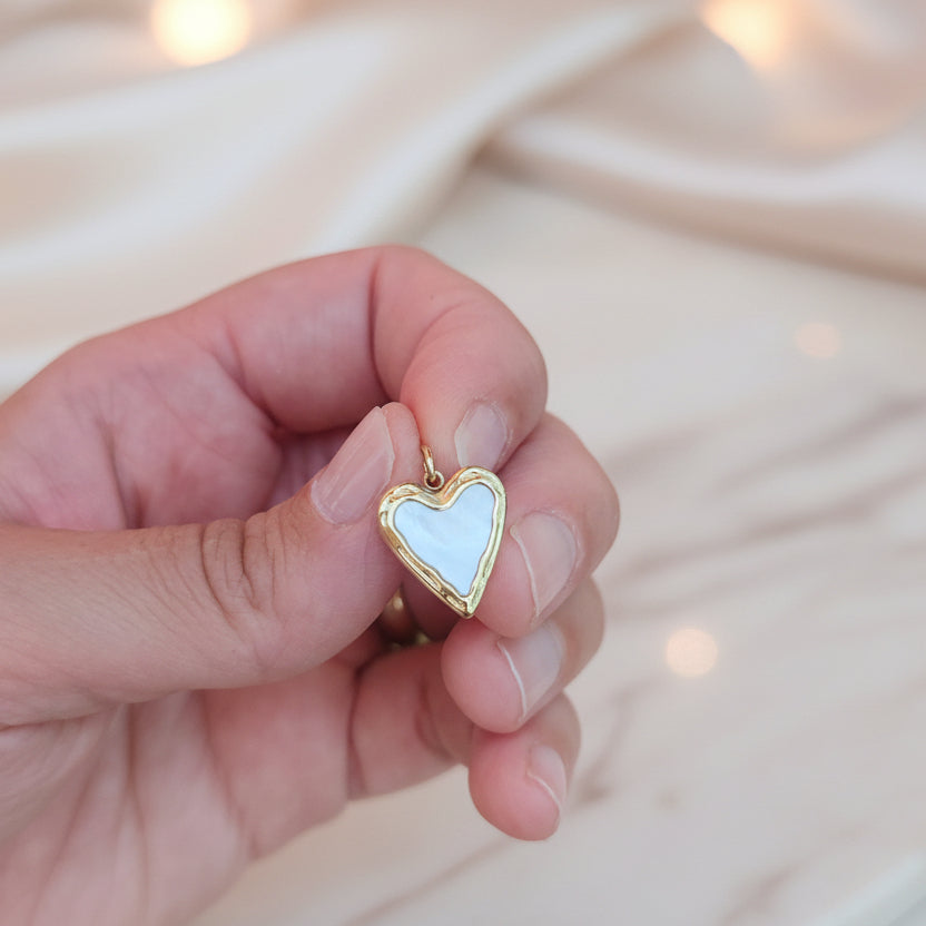 Charm cuore madreperla gold