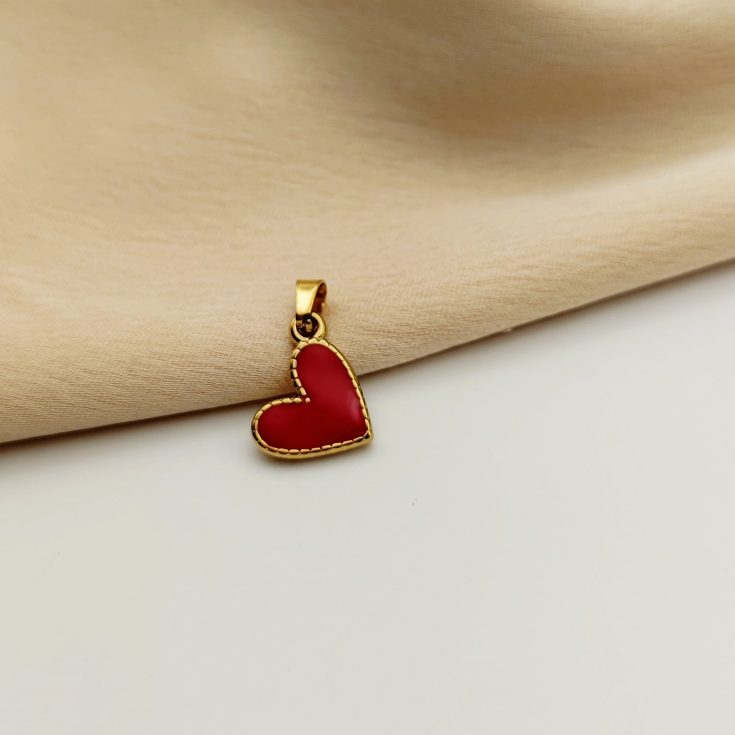 Cuore smaltato rosso