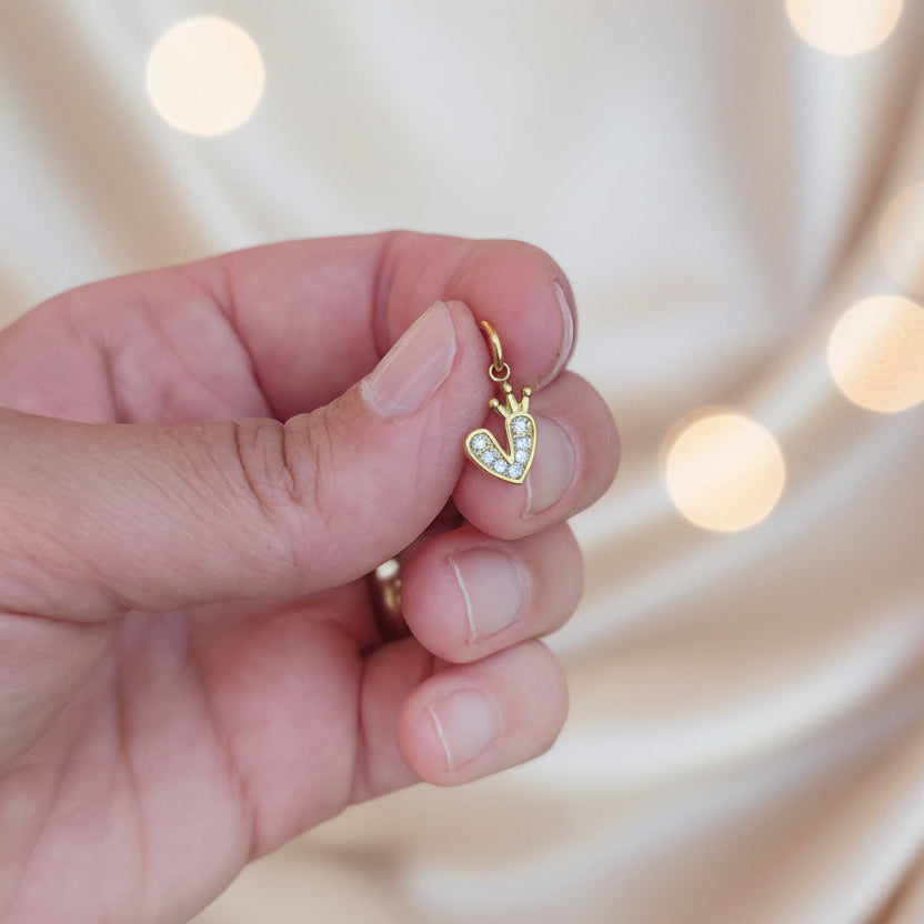 Charm cuore zirconia corona gold