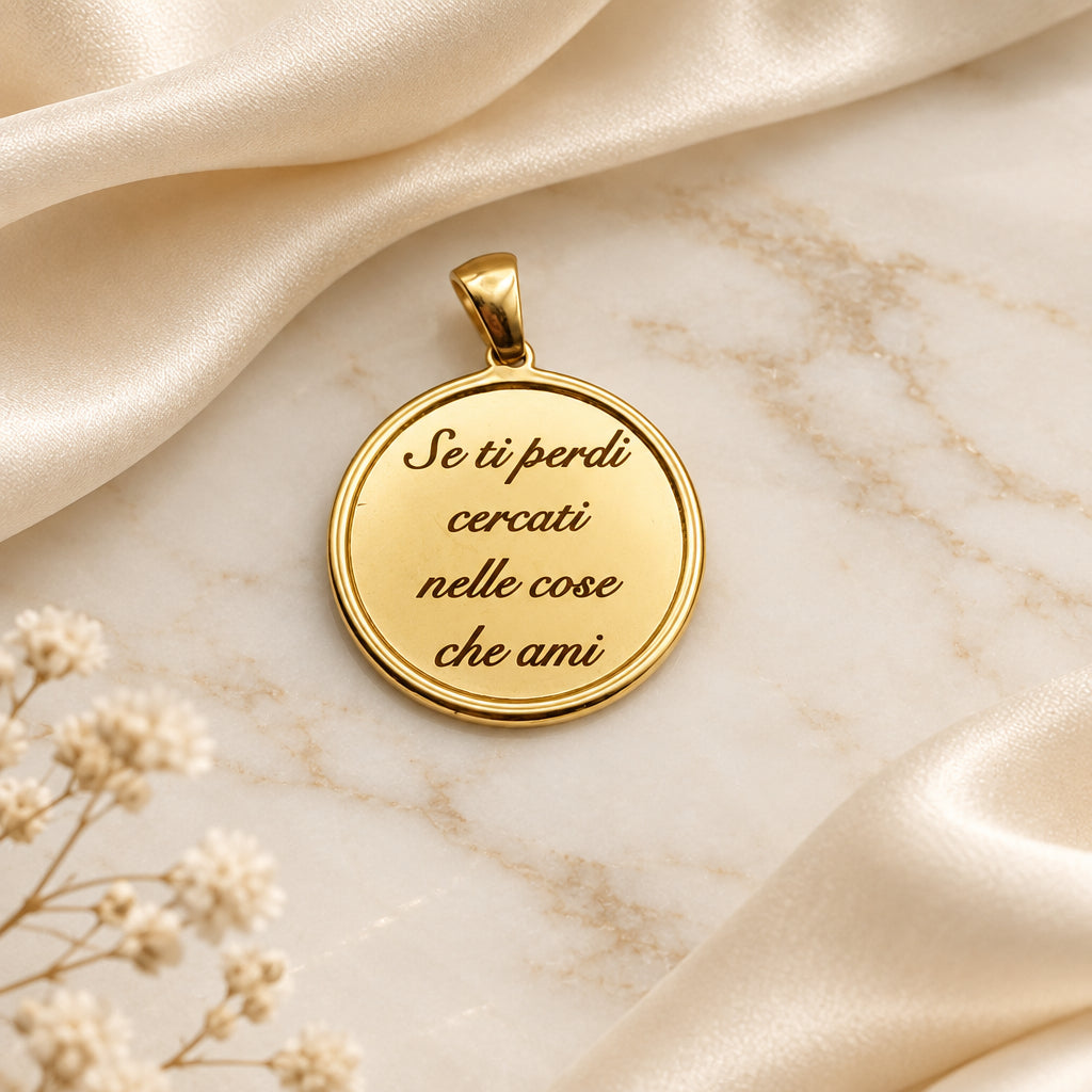 Ciondolo cornice tondo gold PERSONALIZZABILE